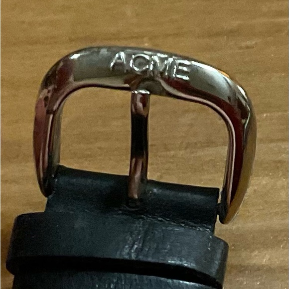 Warner Brothers: Looney Tunes unisex Tweety bird color changing mood watch. - Picture 5 of 7